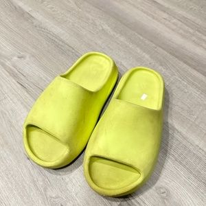 Adidas Yeezy Slide Glow Green Size 5